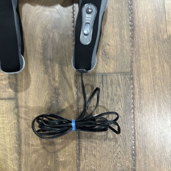 Homedics (Model NMS-350) Neck Massager Shiatsu and Vibration With Heat - Picture 5 of 7